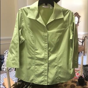 Chicos no iron shirt in a flattering green color  in a 1/M 3/4 sleeves
